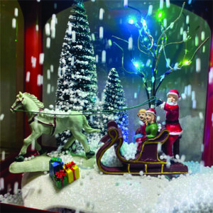 Poste natalino verm. e preto papai noel com treino 1,24mt bivolt (22907) (Natal) Novo
