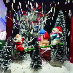 Poste natalino preto papai noel e boneco de neve na gangorra 1,24mt bivolt (22905) (Natal) Novo